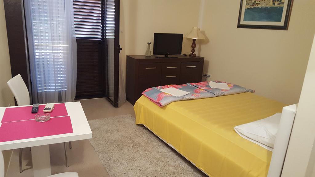 Apartments Grispolis Tivat Exterior foto