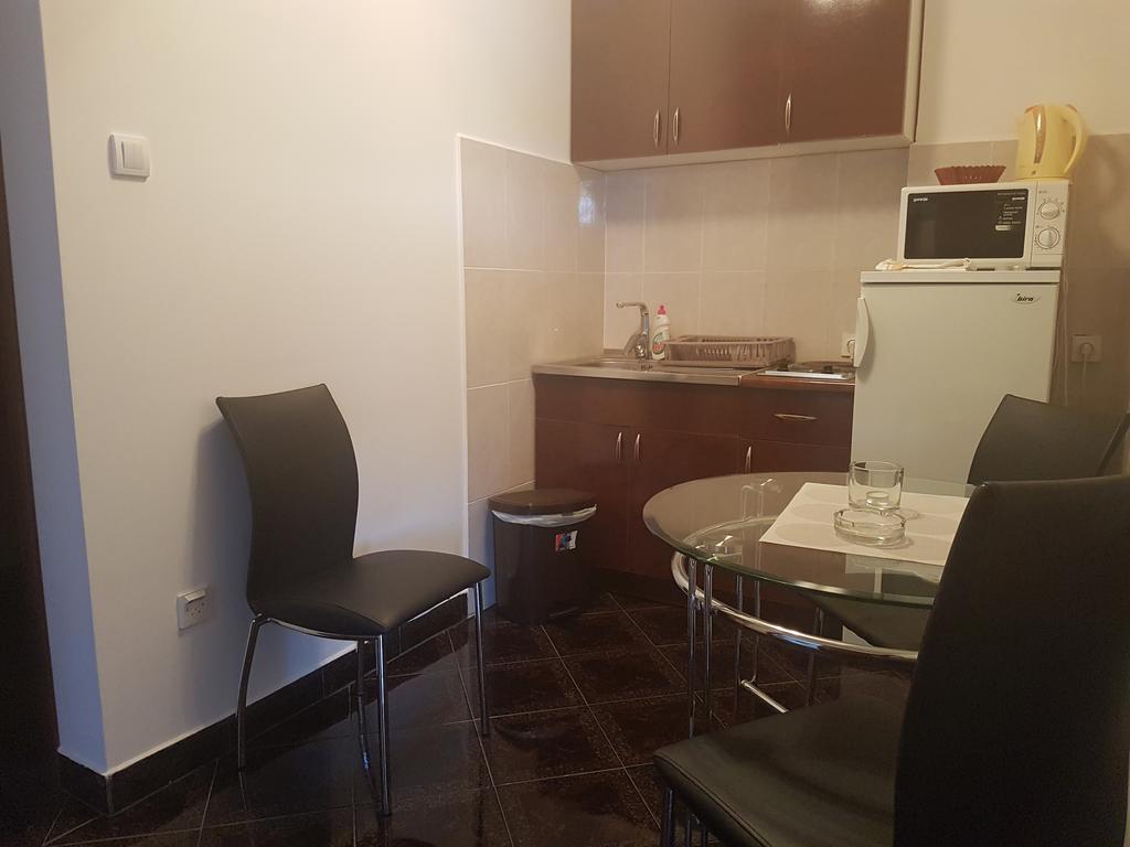 Apartments Grispolis Tivat Exterior foto