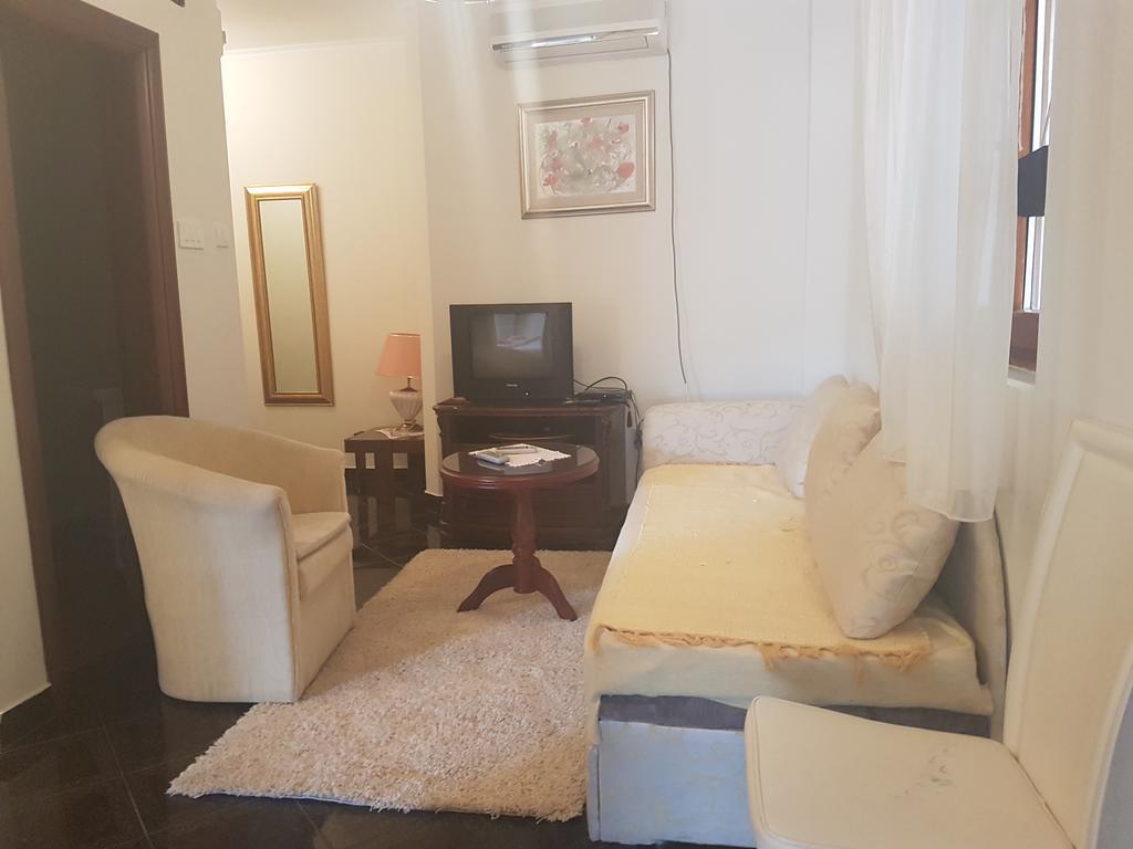 Apartments Grispolis Tivat Exterior foto